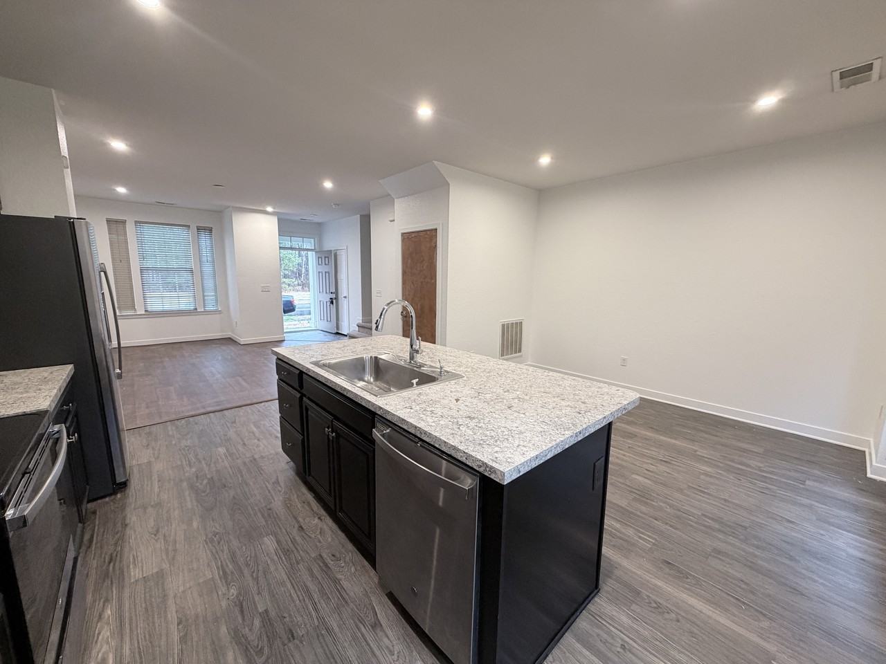 221 Brittlebrush Dr #1 - Photo 6 of 17