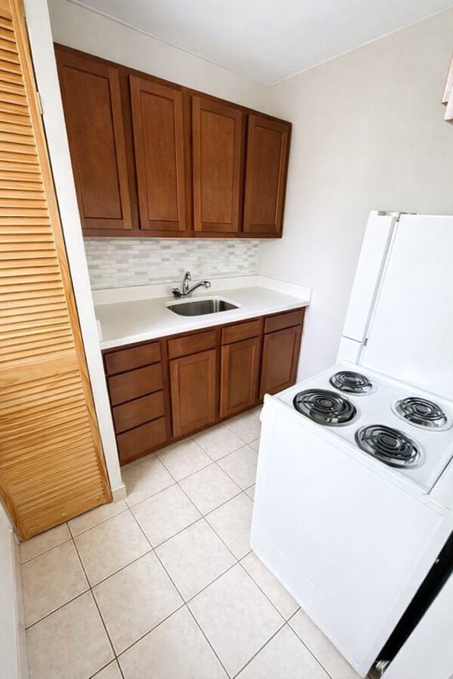 464D Mcknight Cir #D464 - Photo 4 of 9