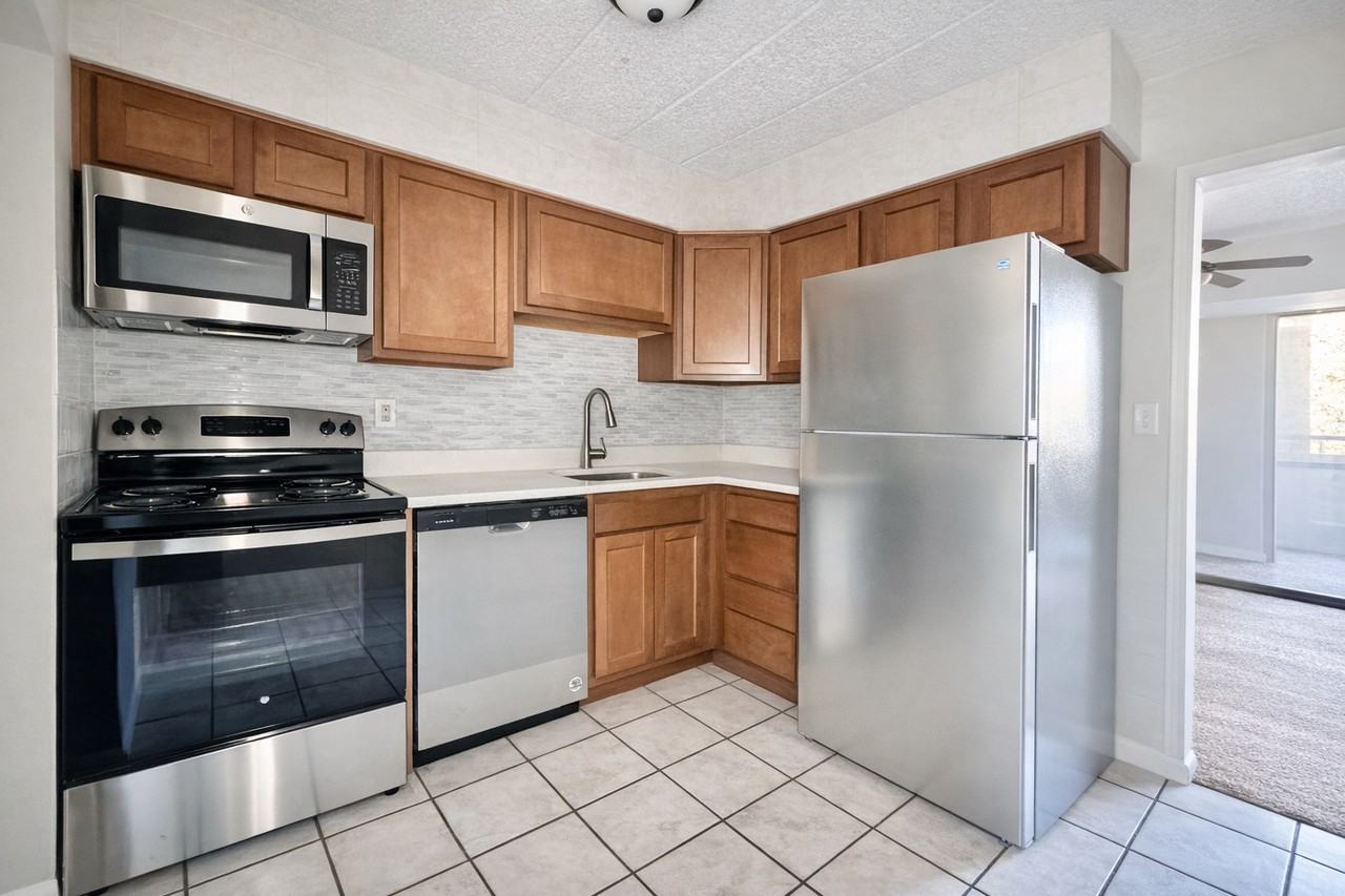 712C Mcknight Cir #C712 - Photo 4 of 11