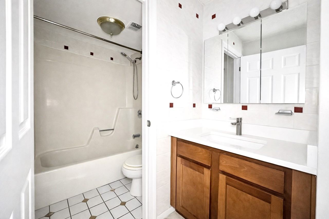 712C Mcknight Cir #C712 - Photo 7 of 11