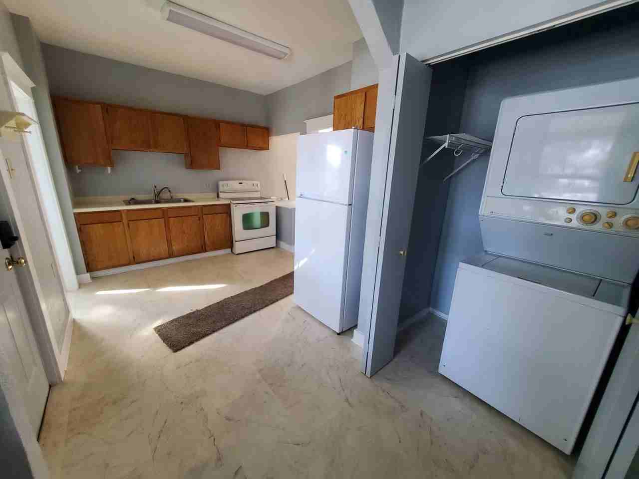 112 W Marshall St - Photo 3 of 12