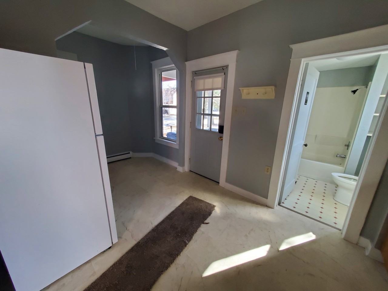 112 W Marshall St - Photo 4 of 12