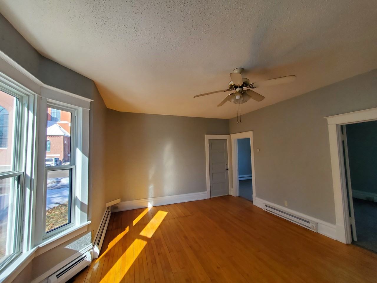112 W Marshall St - Photo 5 of 12