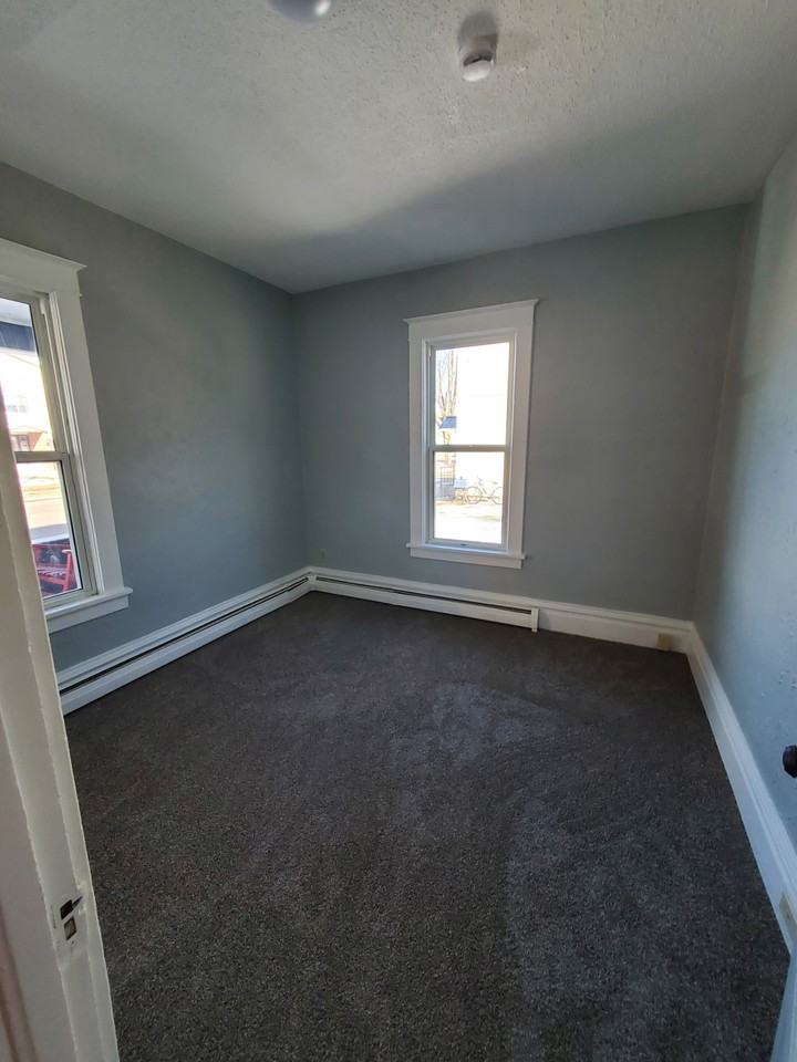 112 W Marshall St - Photo 7 of 12