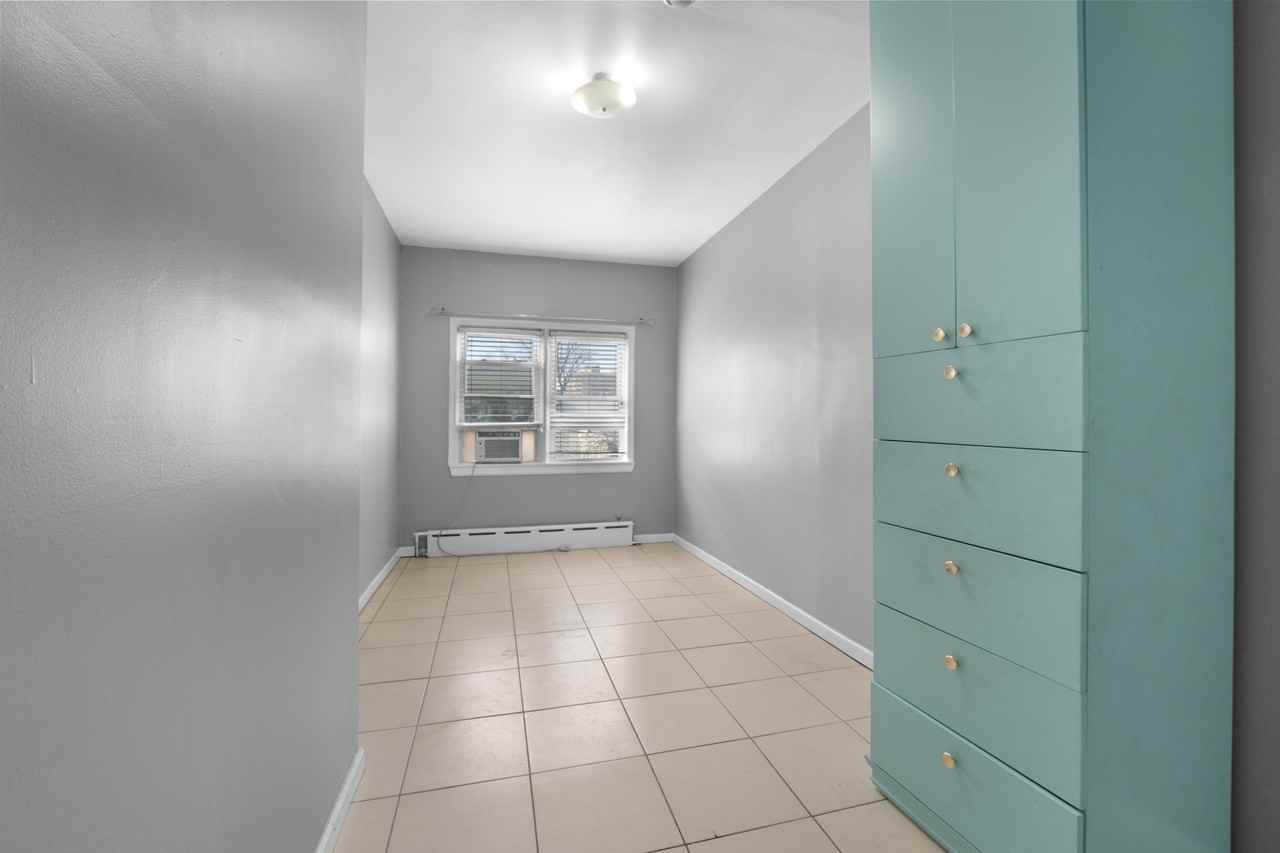 6113 Washington St #3 - Photo 4 of 7