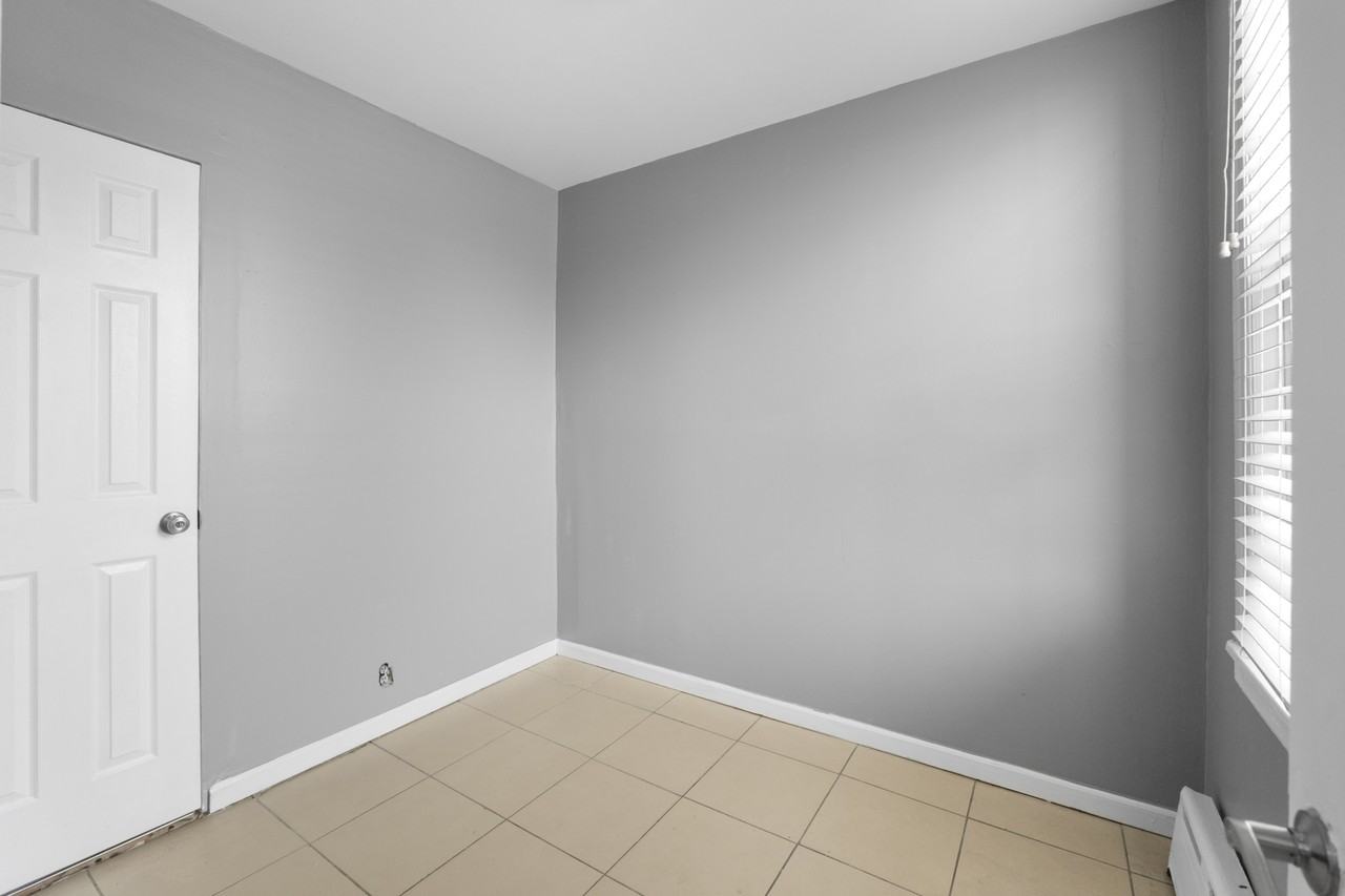 6113 Washington St #3 - Photo 6 of 7