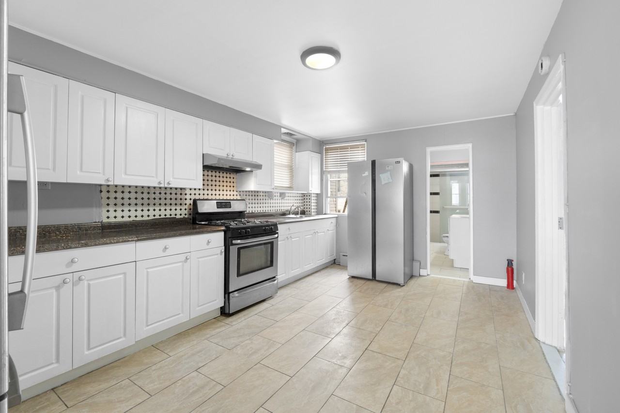 6113 Washington St #3 - Photo 7 of 7