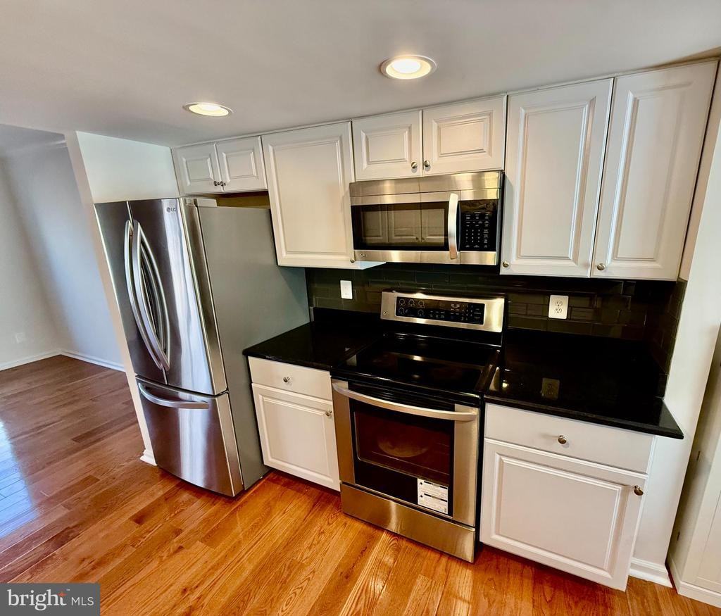 6291 Kerrydale Dr - Photo 6 of 44