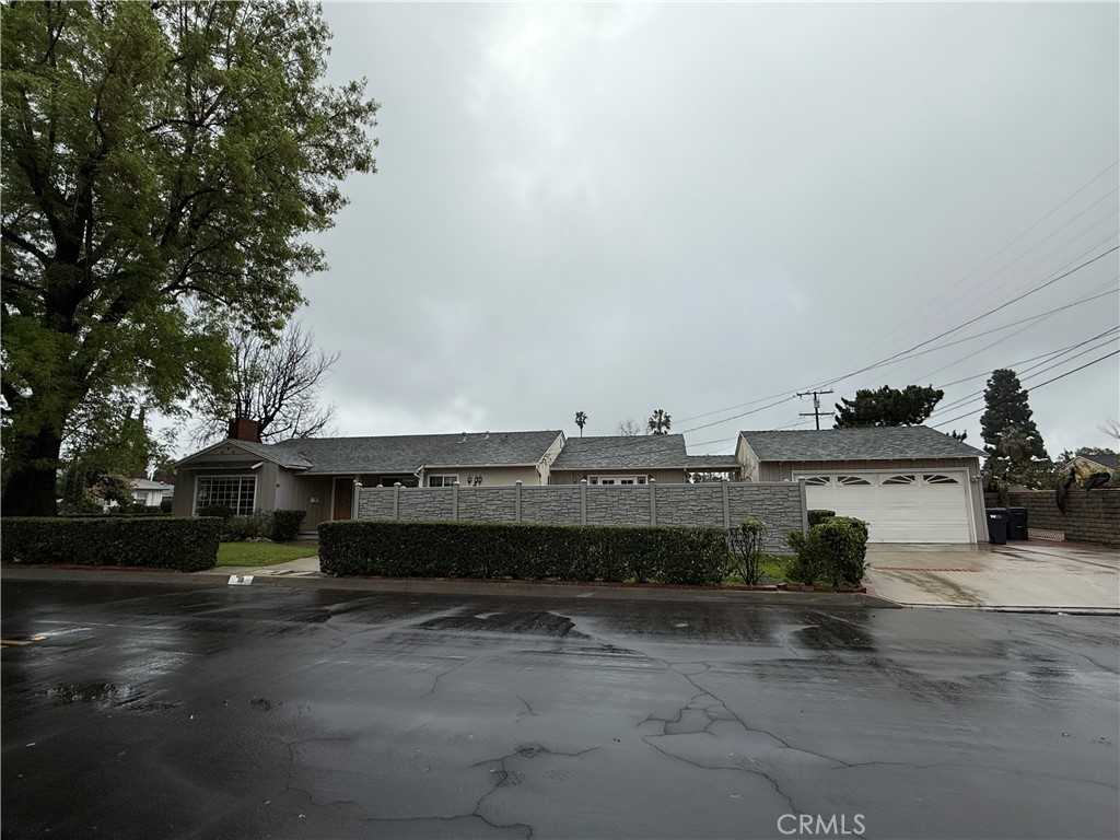 110 Santa Ynez Dr - Photo 2 of 44