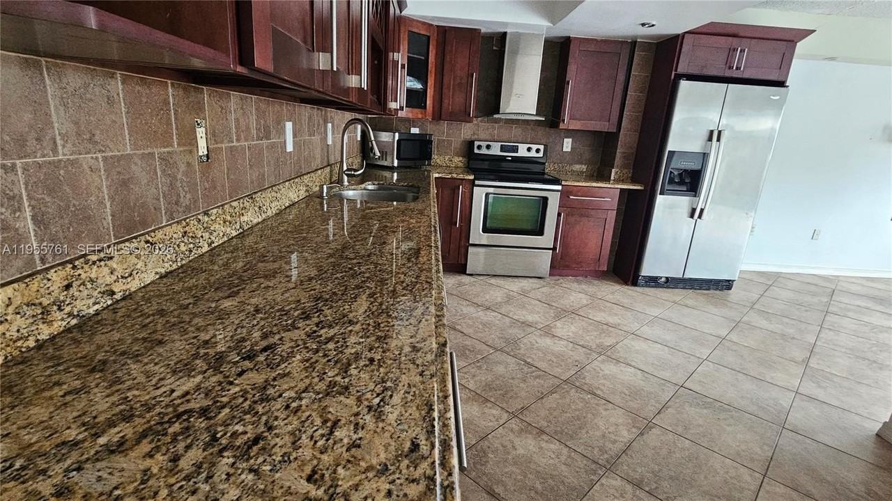 20814 San Simeon Way #108 - Photo 6 of 31