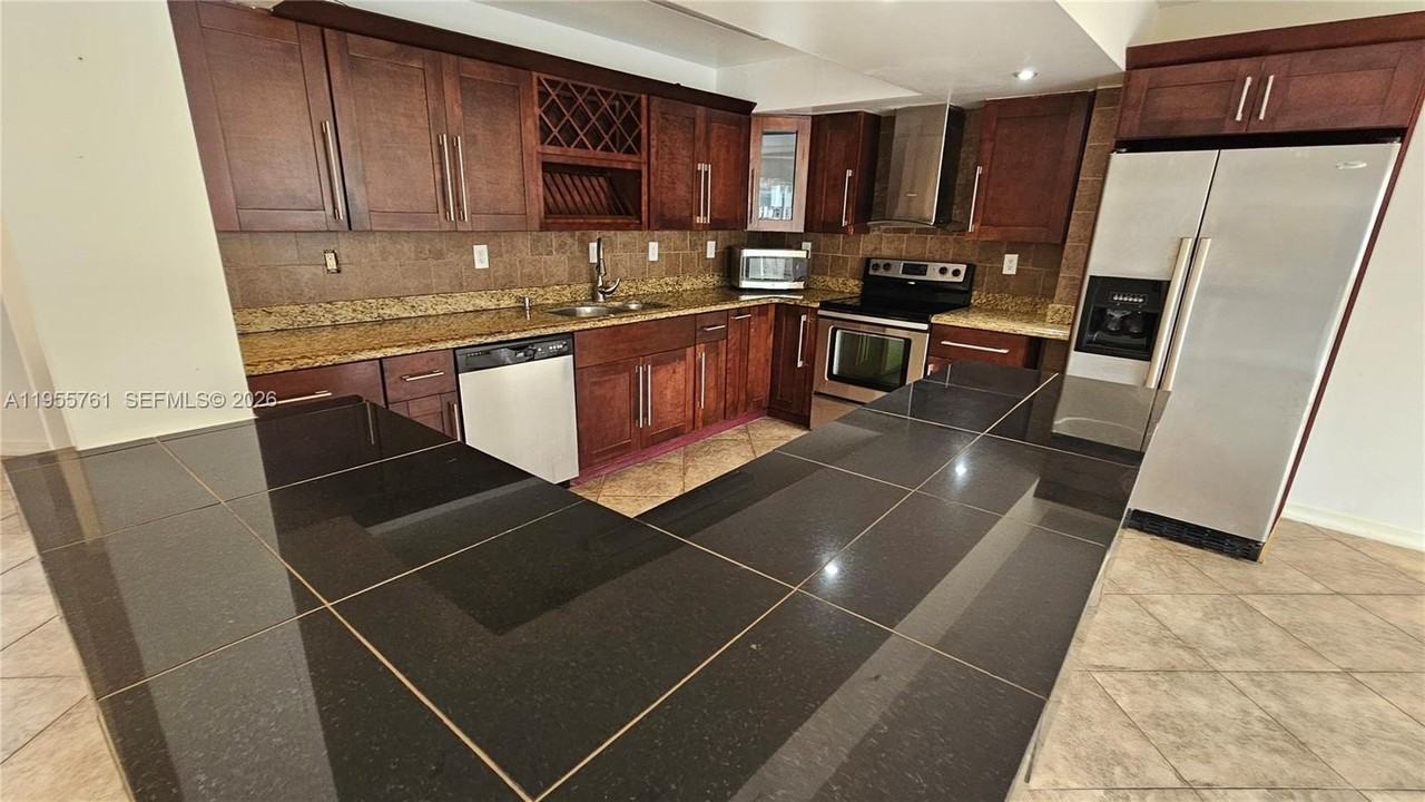 20814 San Simeon Way #108 - Photo 7 of 31