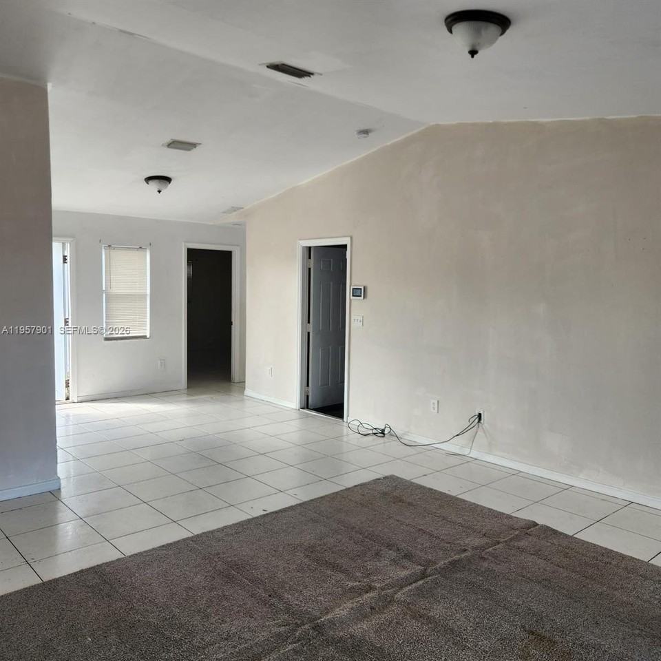 3241 Willin St - Photo 4 of 20