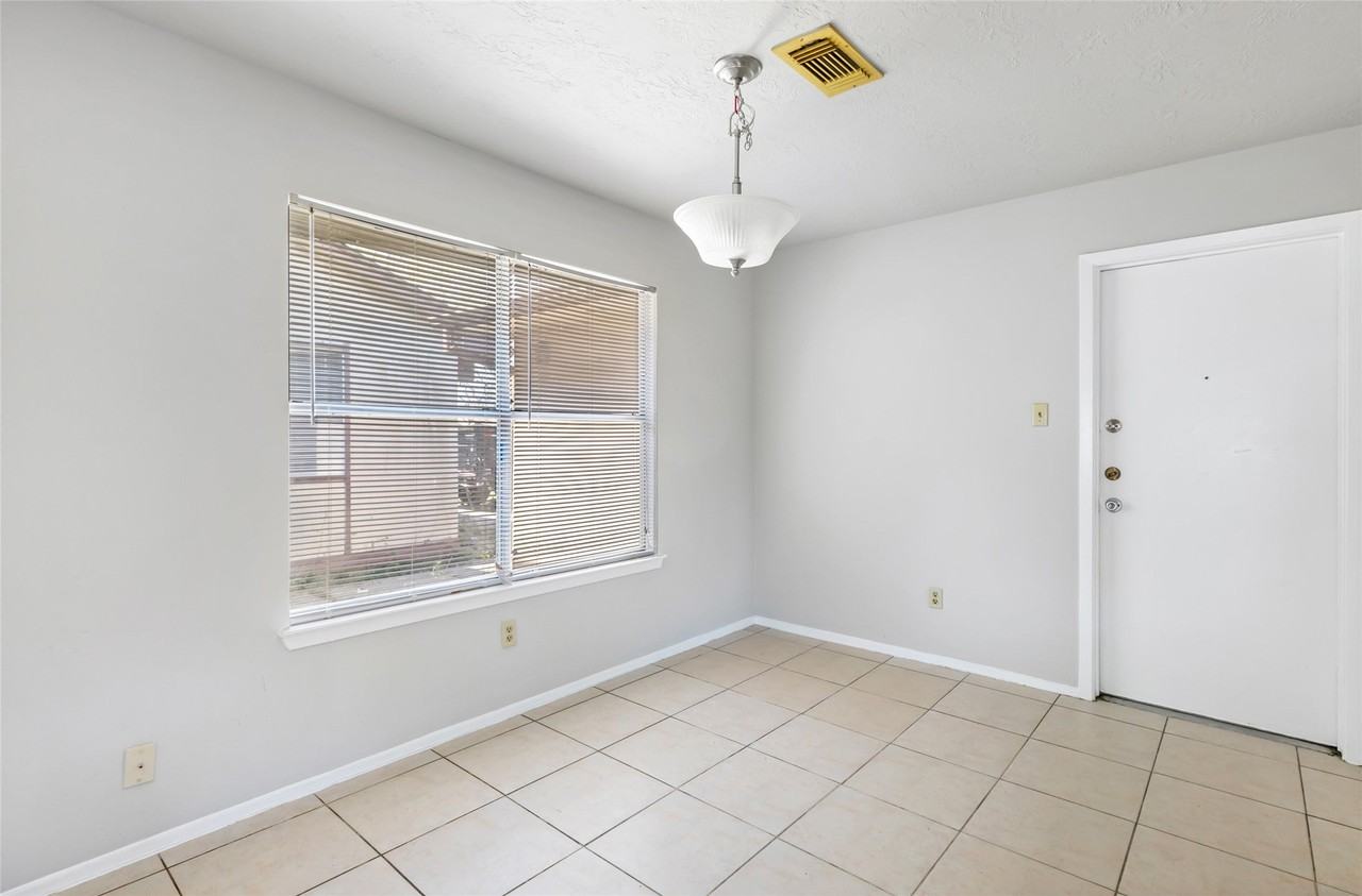 7310 Maple Walk Dr - Photo 5 of 13