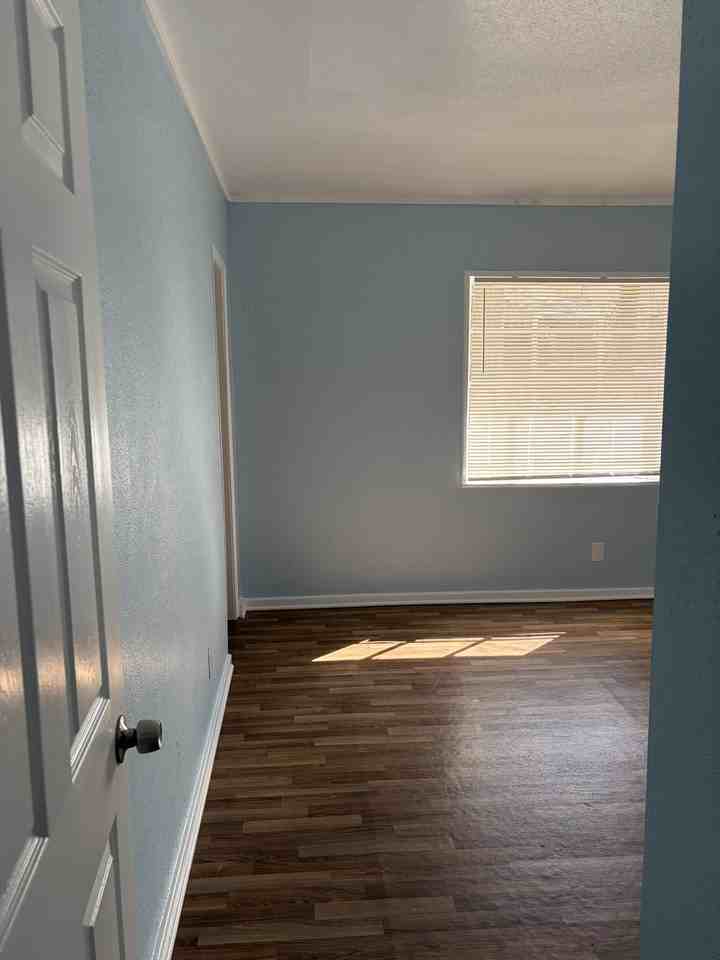 3155 Shirley Dr - Photo 3 of 10