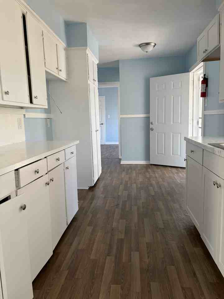 3155 Shirley Dr - Photo 4 of 10