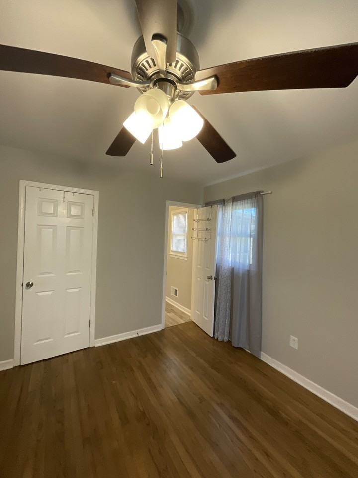 301 Richard St #1 - Photo 4 of 9