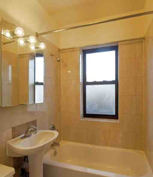 W Wilson Ave & N Winchester Ave - Photo 3 of 9