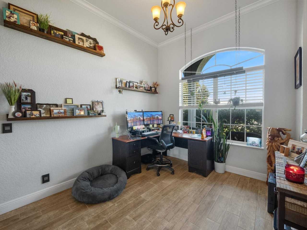 1062 Sw Abbot Ave - Photo 2 of 23