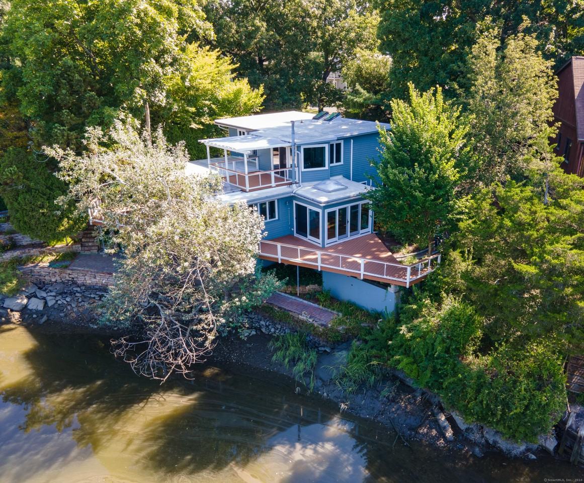 5 Shore Dr - Photo 3 of 33