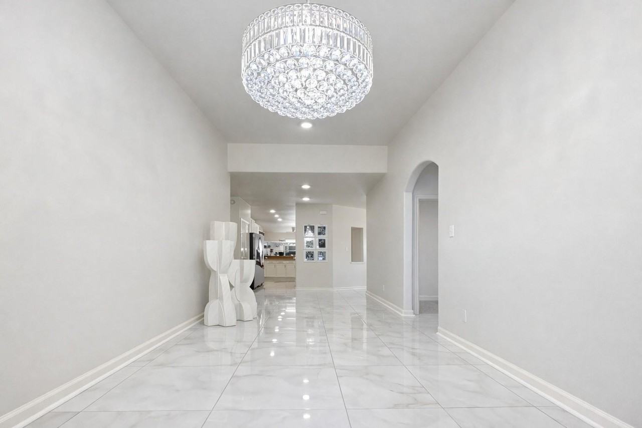 24534 Forest Path Ct - Photo 5 of 43