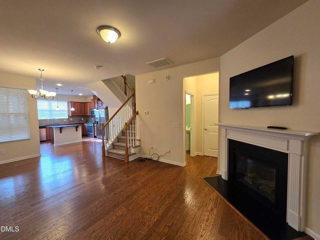 4 Dinara Dr - Photo 4 of 18