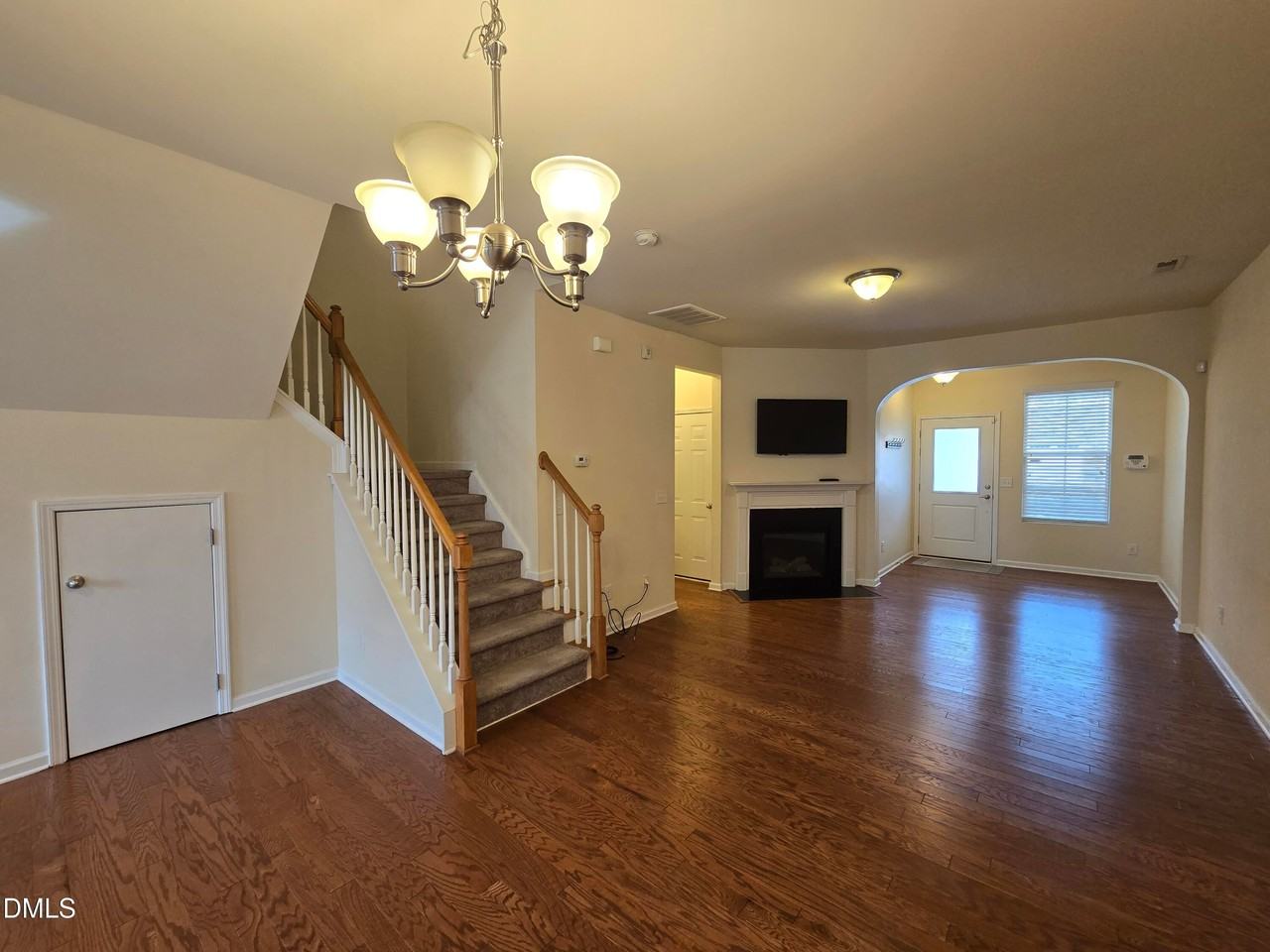 4 Dinara Dr - Photo 6 of 18