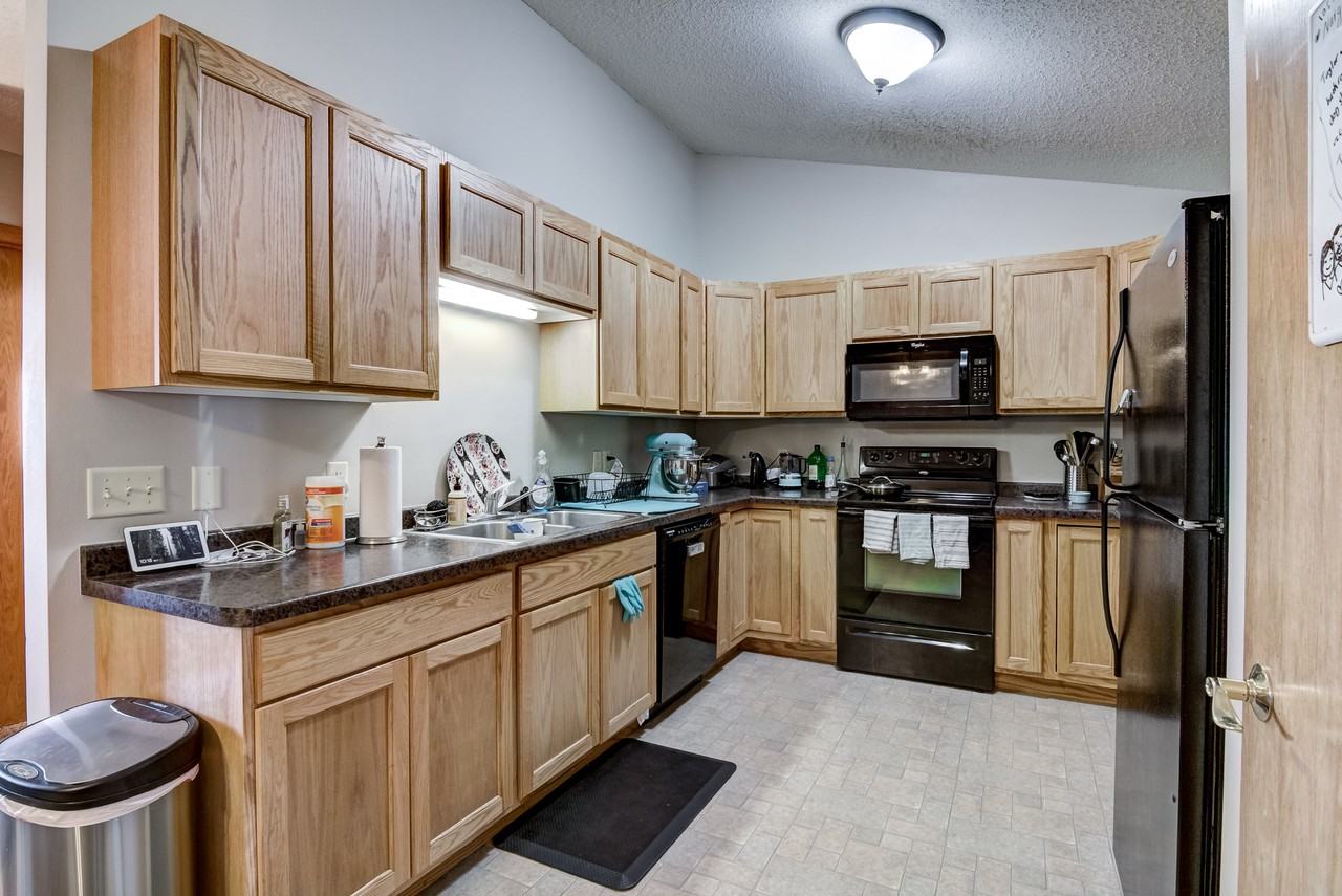 1909 Southridge Ave #2 - Photo 5 of 12