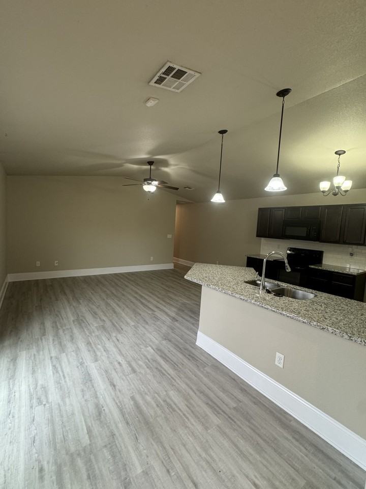 401 Craig St #A - Photo 2 of 12