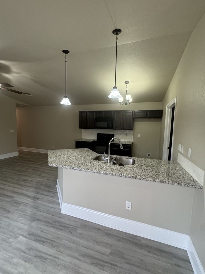 401 Craig St #A - Photo 3 of 12