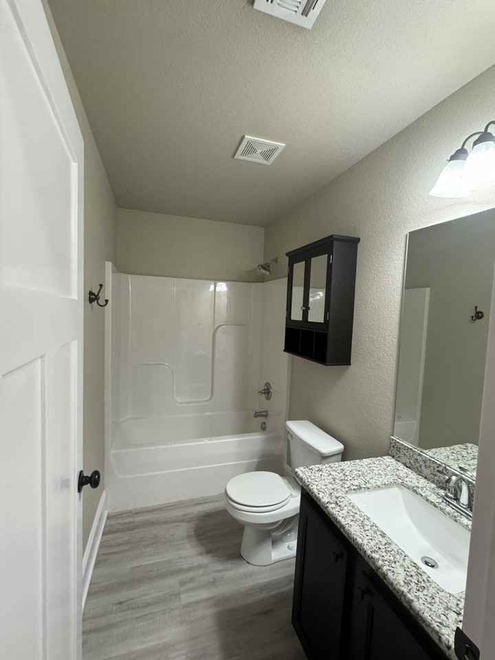 321 N Pine St #100 - Photo 7 of 10