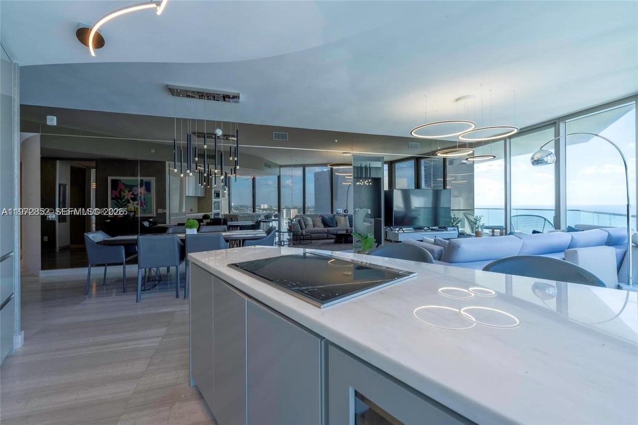 18975 Collins Ave #3004 - Photo 4 of 48