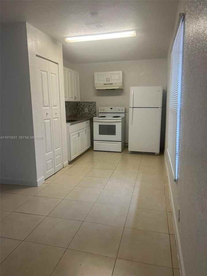 921 Nw 2nd Ave #2 - Photo 4 of 30