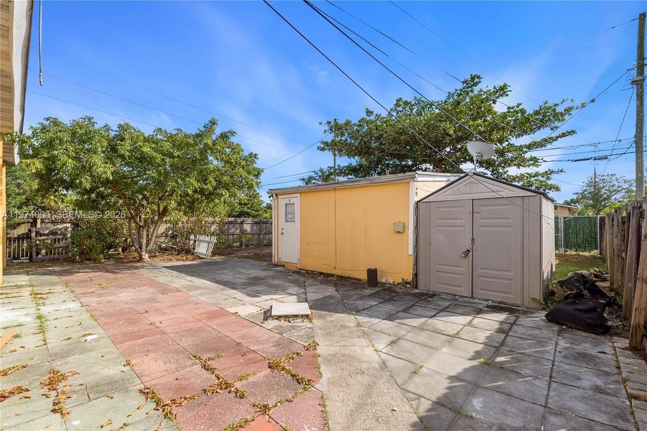 2204 Mckinley St #2 - Photo 7 of 10