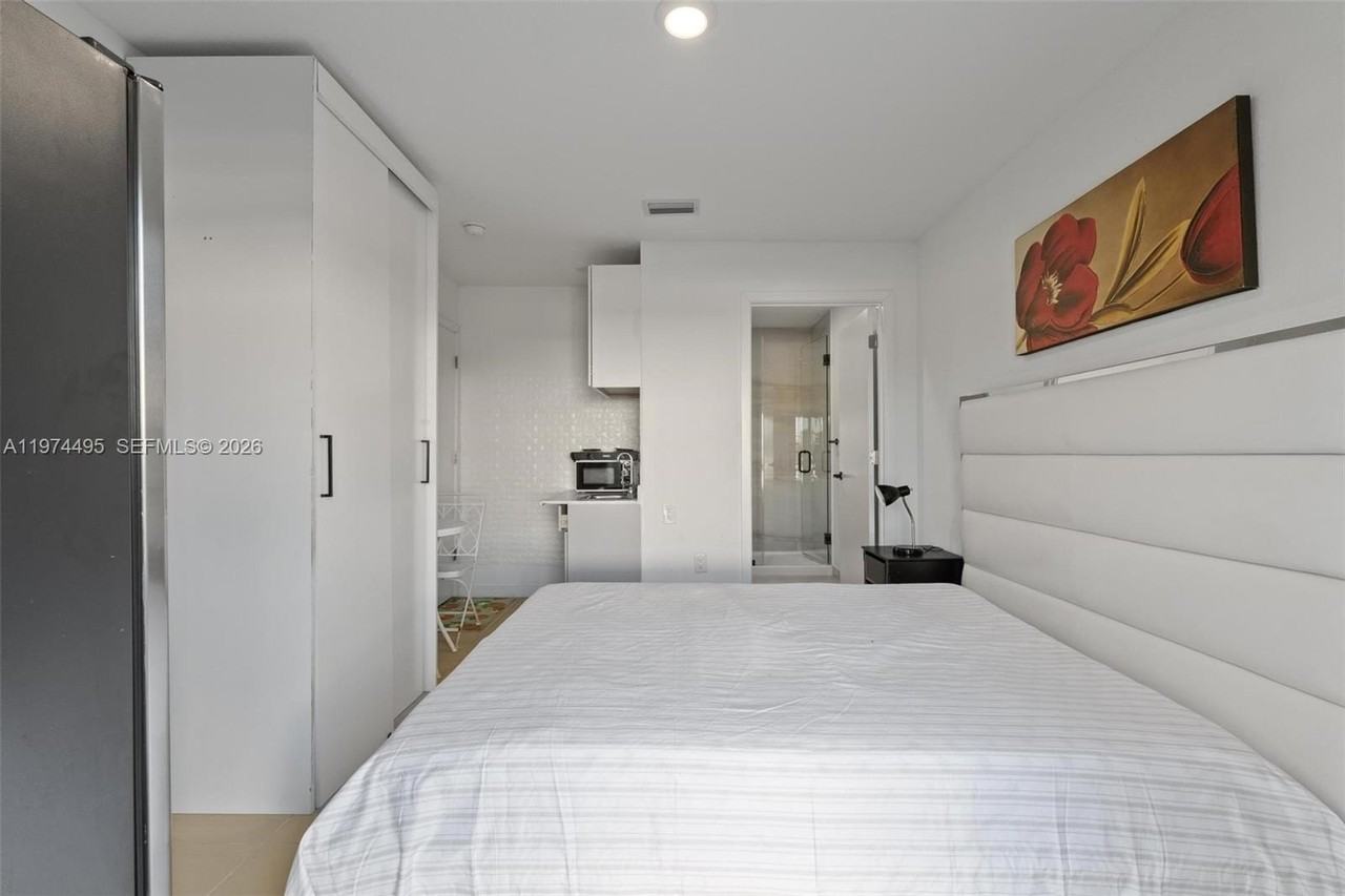 275 Nw 13th Pl #1 - Photo 2 of 12