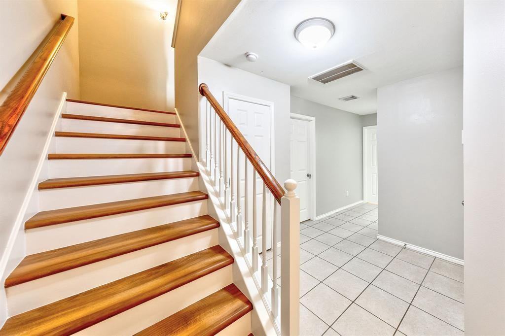 1247 West 17th Street - Photo 5 of 15