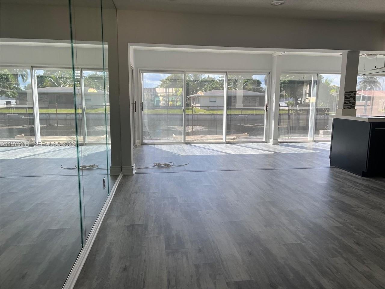 5909 Nw 67th Ave - Photo 3 of 21