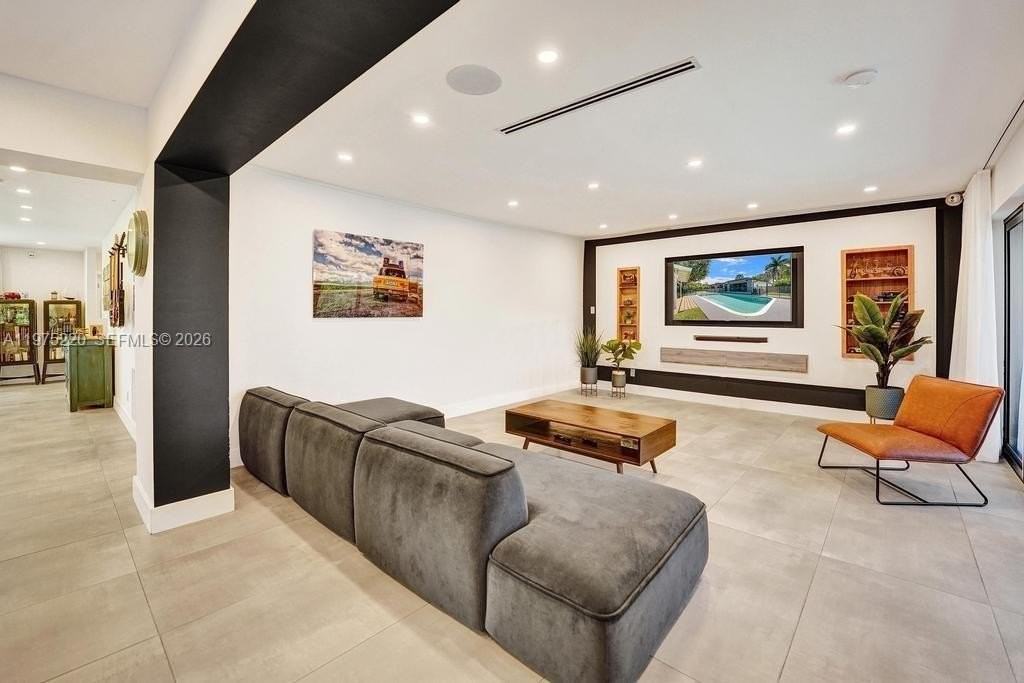 4660 Sw 37th Ave - Photo 6 of 50