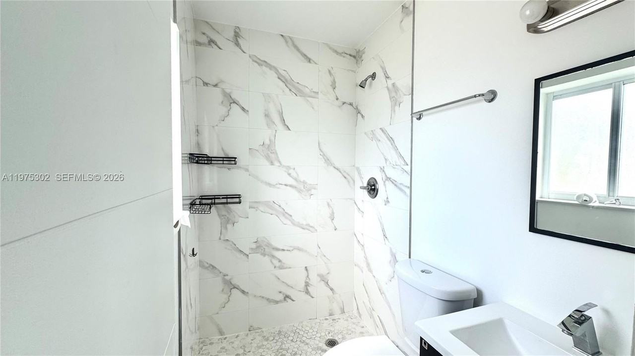 650 Lenox Ave #3 - Photo 5 of 9