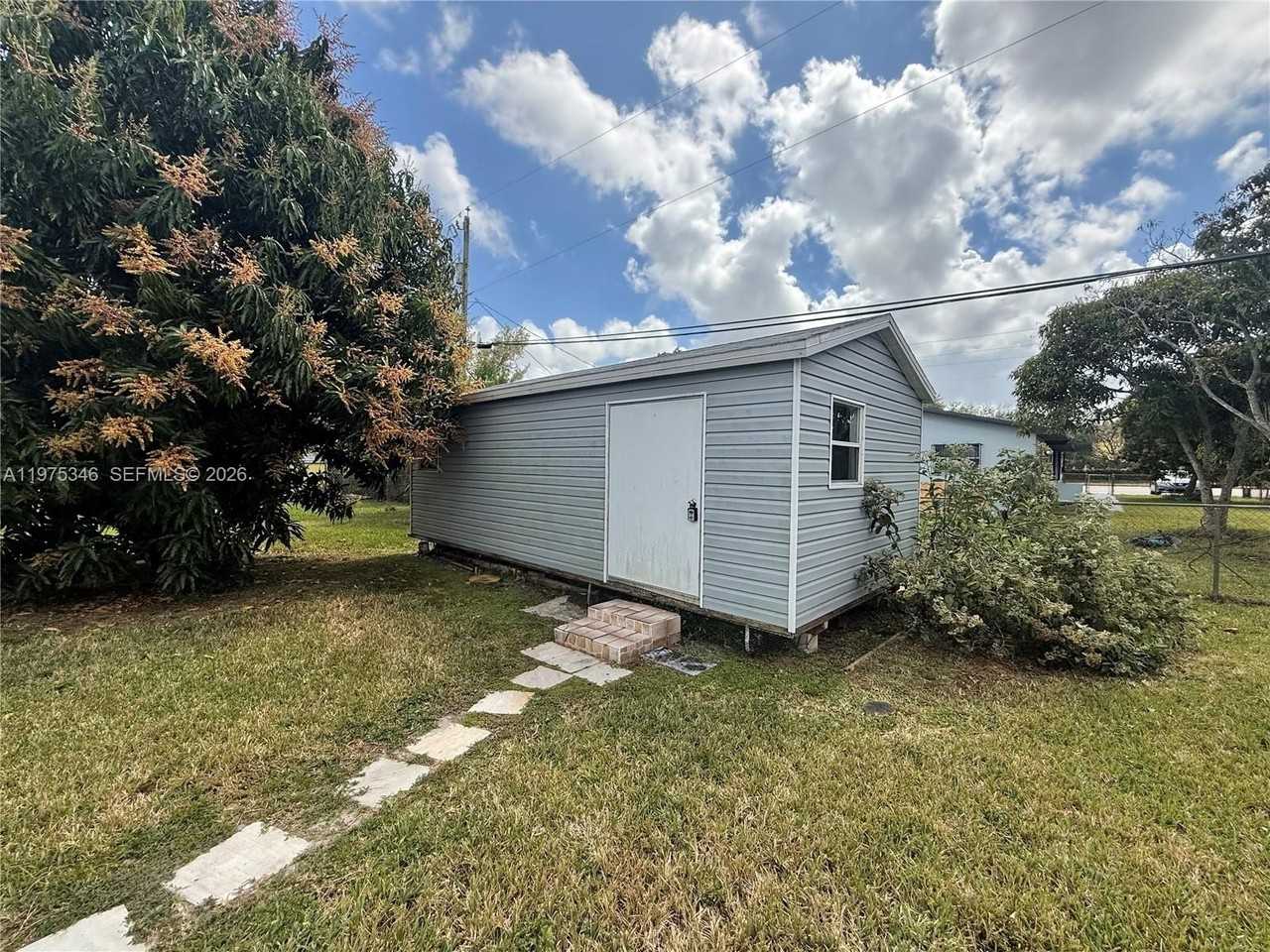 1960 Nw 104th St #REAR - Photo 5 of 8