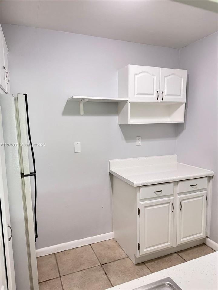 9641 SW #D305 - Photo 2 of 17