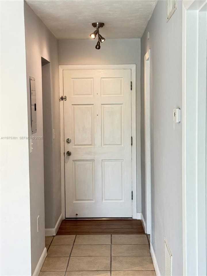 9641 SW #D305 - Photo 3 of 17