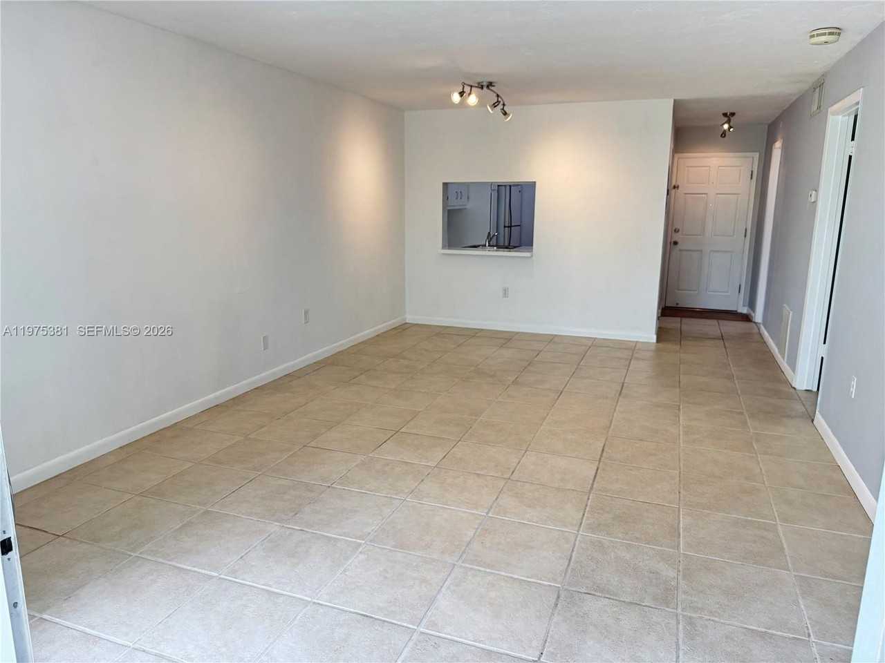 9641 SW #D305 - Photo 4 of 17