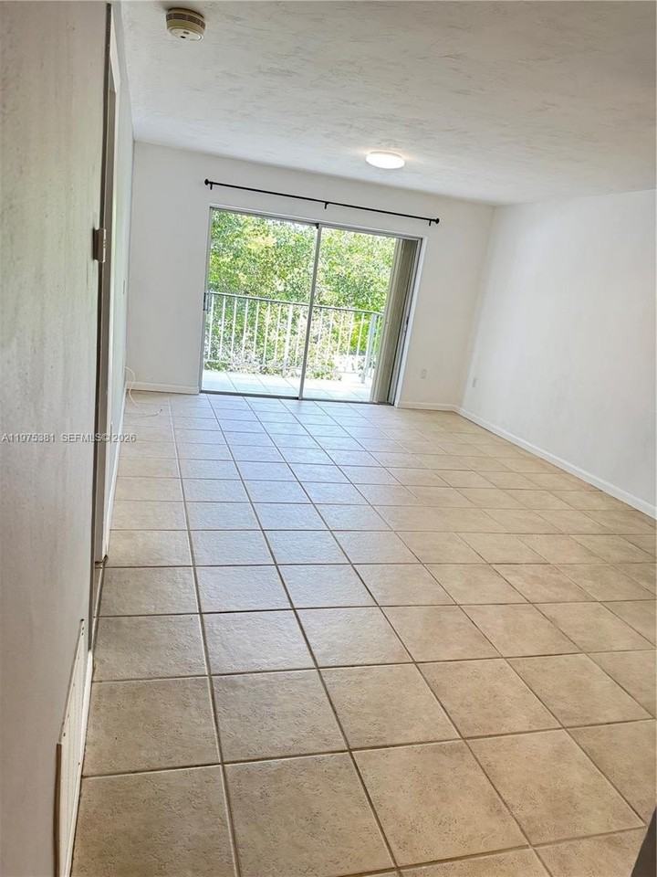 9641 SW #D305 - Photo 5 of 17