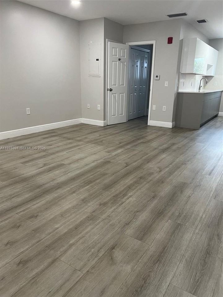 1901 Johnson St #2 - Photo 3 of 9