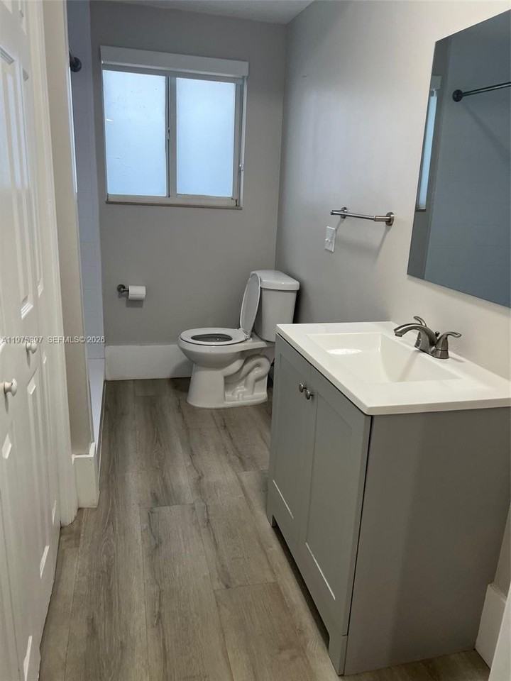 1901 Johnson St #2 - Photo 6 of 9