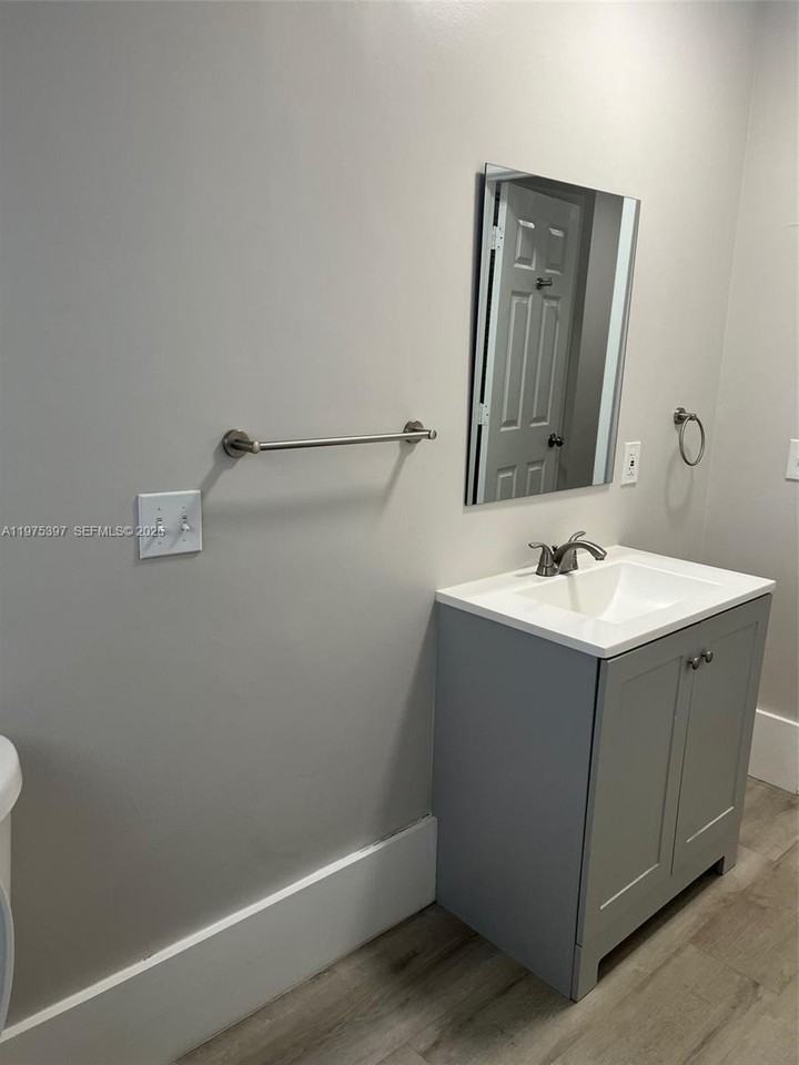 1901 Johnson St #2 - Photo 7 of 9