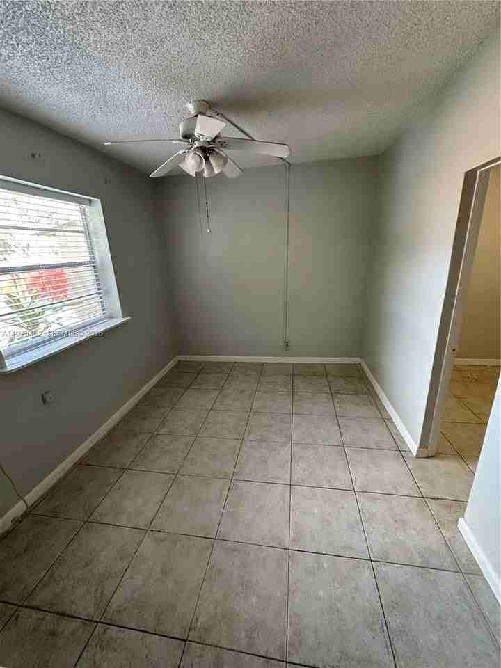 2443 Cleveland St #2 - Photo 3 of 6