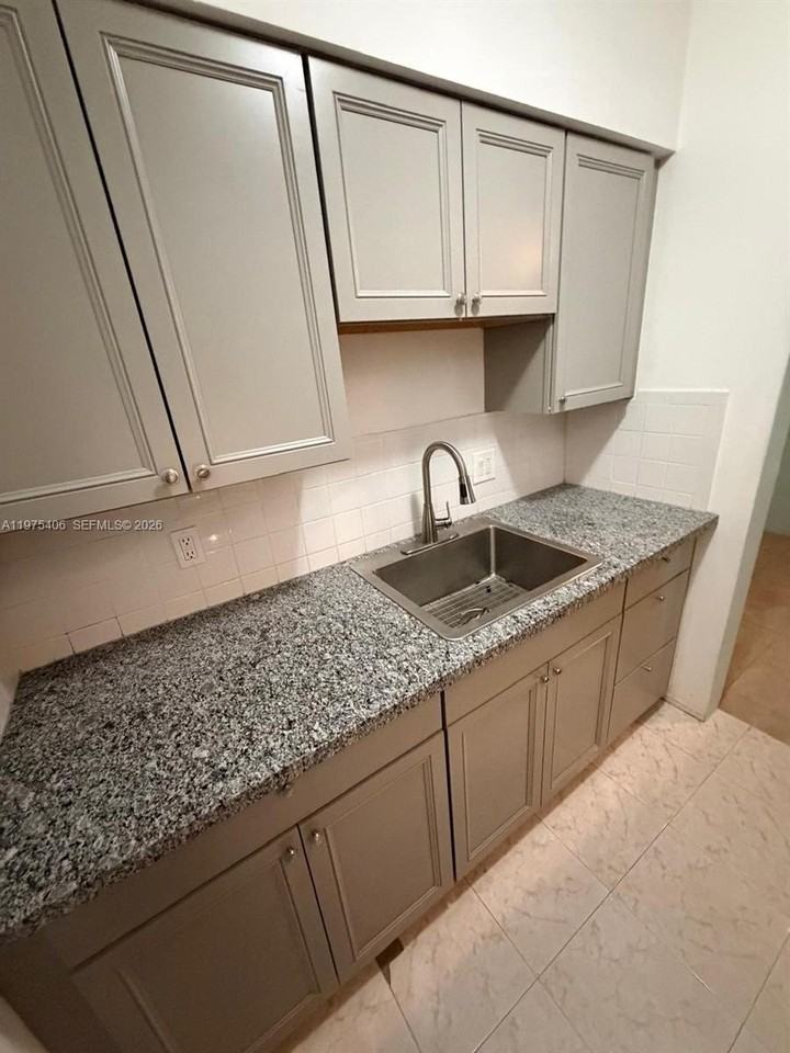 450 Layne Blvd #18 - Photo 5 of 12