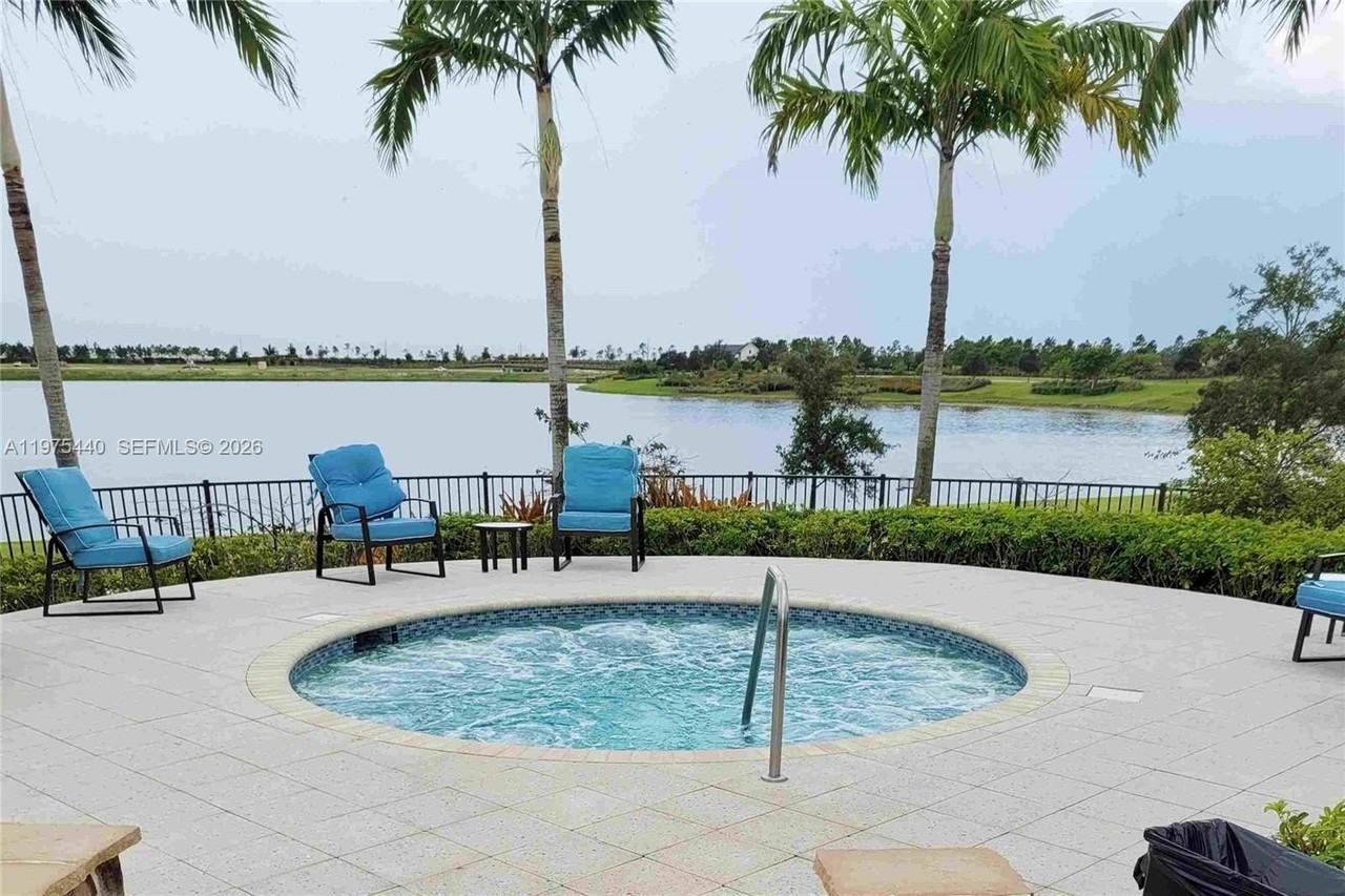 1200 Sterling Pine Pl - Photo 6 of 8