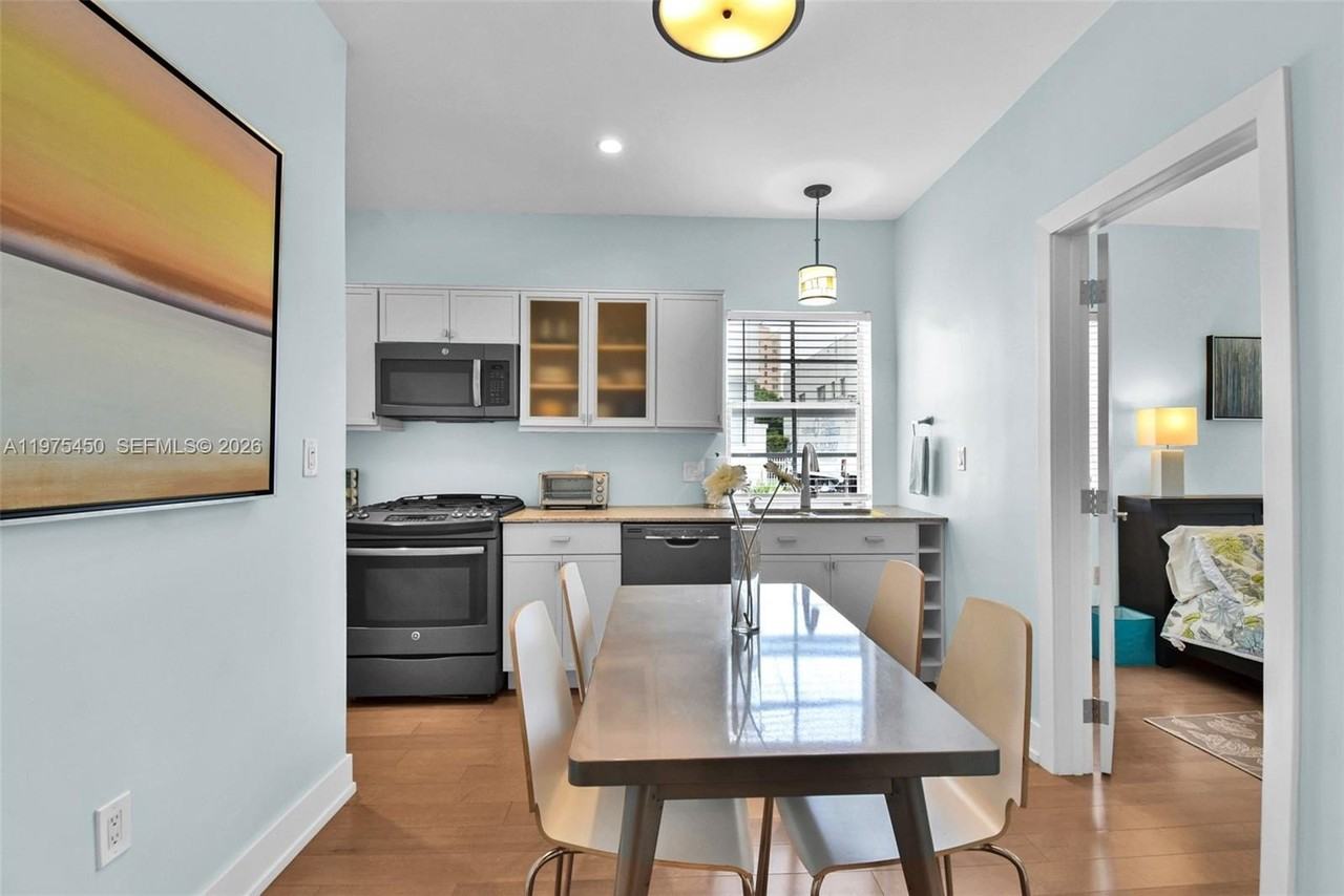 821 Meridian Ave #9 - Photo 3 of 23